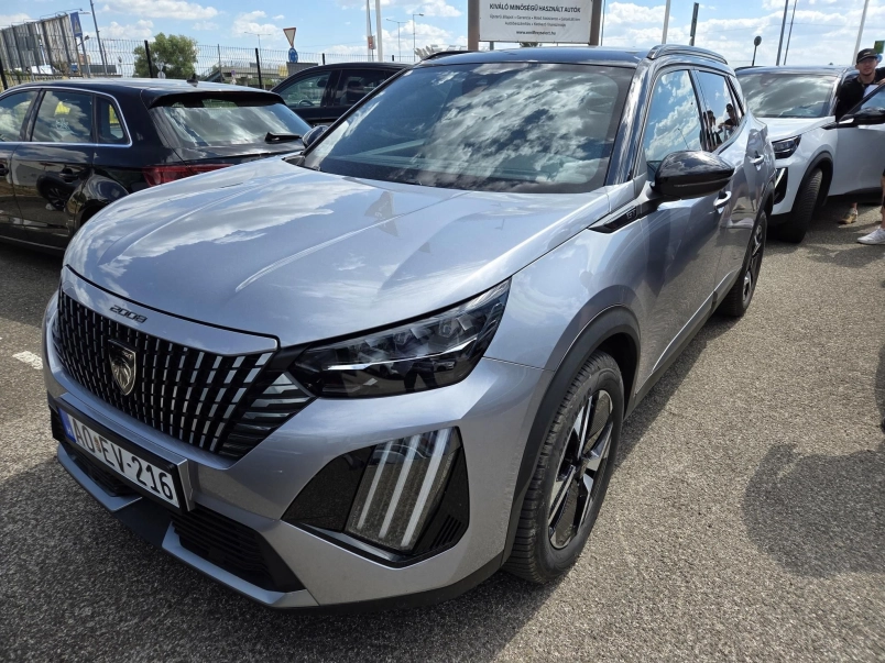 PEUGEOT 2008