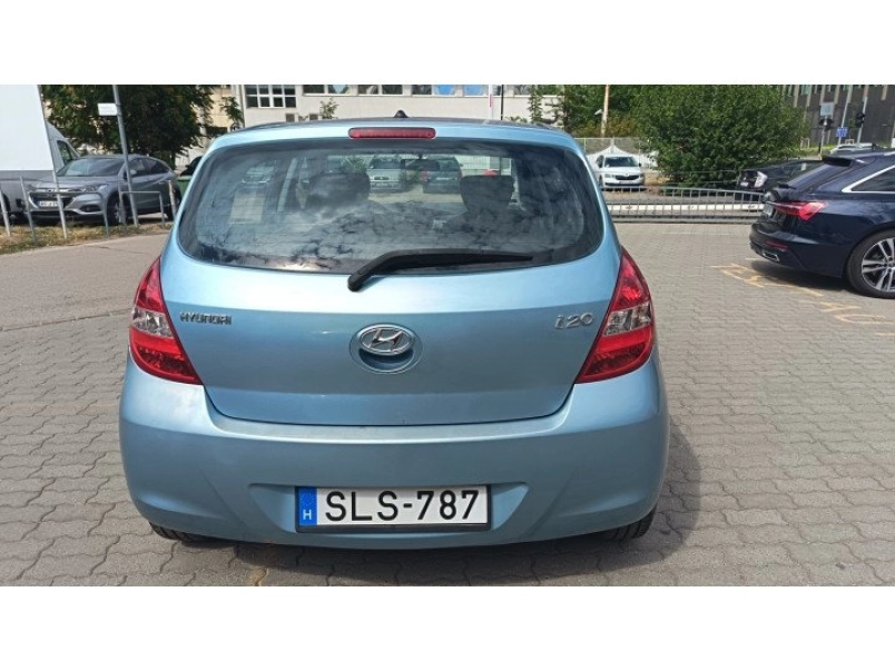 hyundai-i20-1-25-dohc-life-ac-szervizkonyves-telikerek-garnituraval-109526_1392192_3