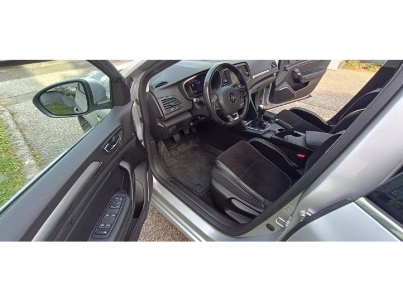 renault-megane-grandtour-1-3-tce-intens-mo-i-121e-km-navi-ulesfutes-tolatoradar-riaszto-afa-s-104921_1172626_6