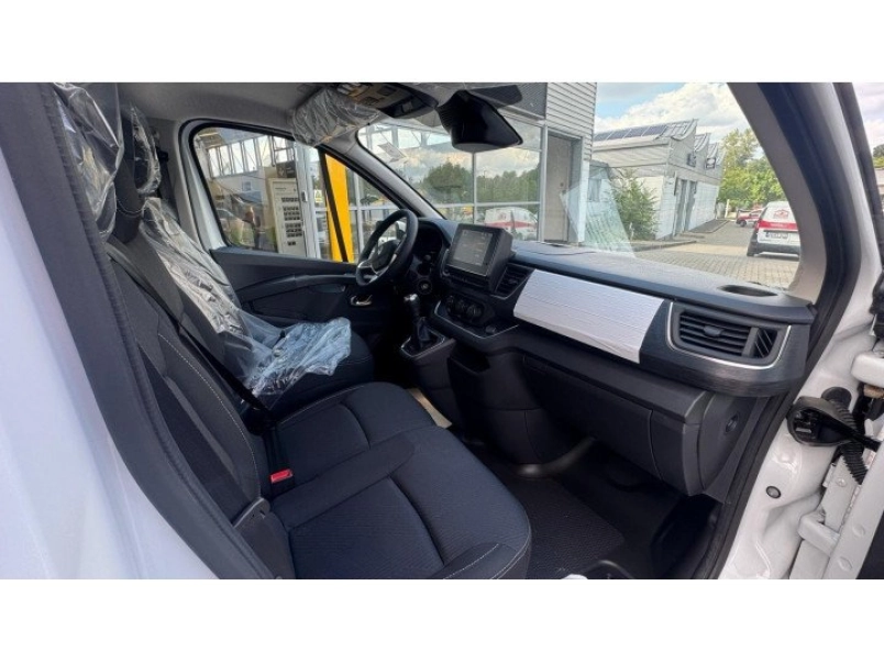 renault-trafic-2-0-blue-dci-110-l2h1-p3-extra-2-szemelyes-rendelheto-a-kep-csak-illusztracio-397881_1252617_8