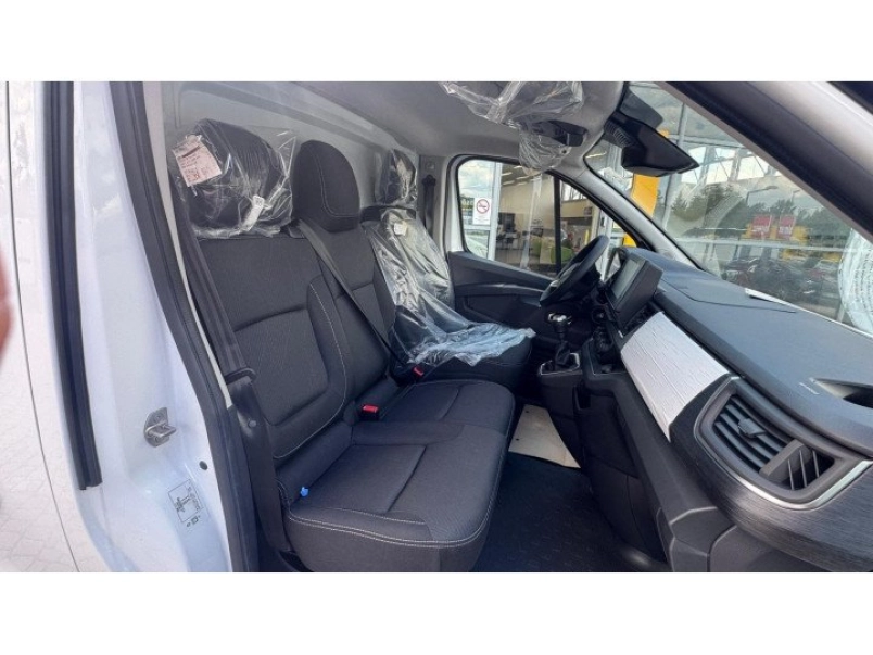 renault-trafic-2-0-blue-dci-150-l2h1-p3-extra-2-szemelyes-keszleten-levo-0-km-es-auto-oriasi-kedvezmennyel-azonnal-elviheto-224900_1252619_8