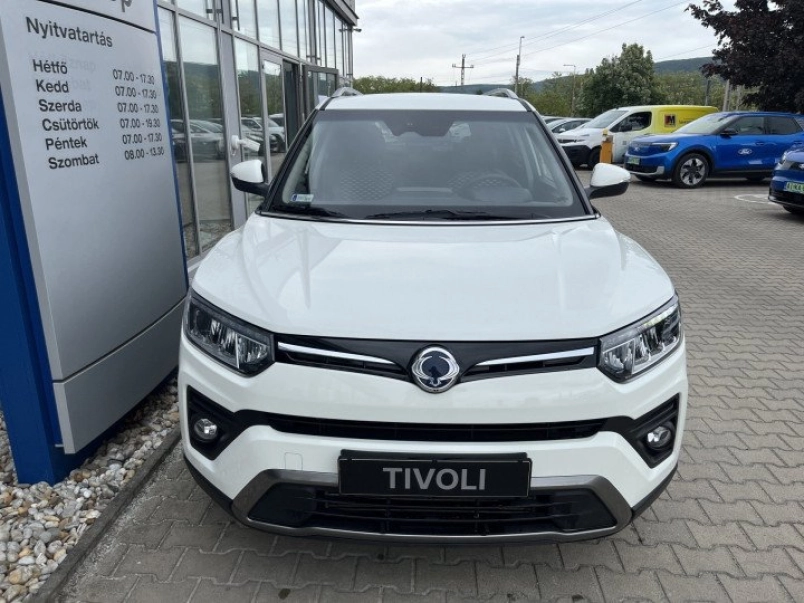 ssangyong-tivoli-grand-1-5-gdi-t-style-automata-m-o-i-2032-ig-garancialis-vegig-vezetett-szervizkonyv-108516_1264409_3