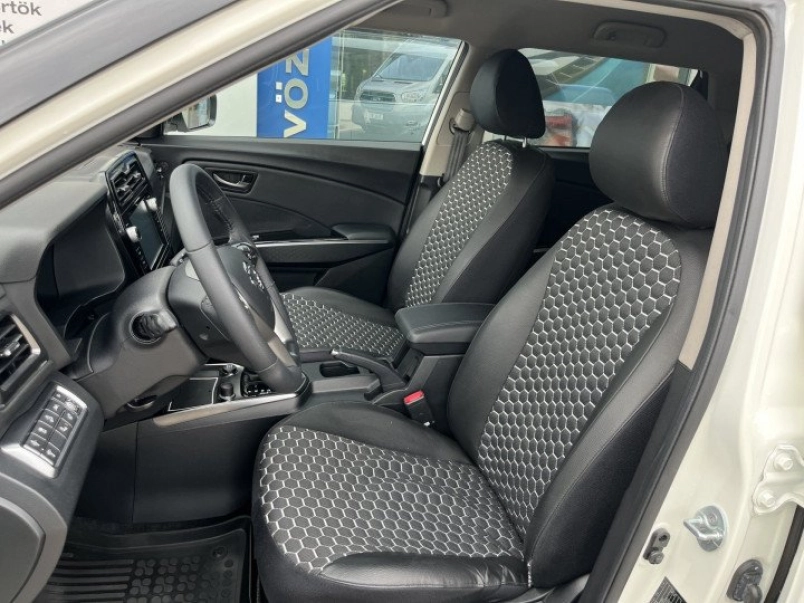 ssangyong-tivoli-grand-1-5-gdi-t-style-automata-m-o-i-2032-ig-garancialis-vegig-vezetett-szervizkonyv-129144_1264409_6