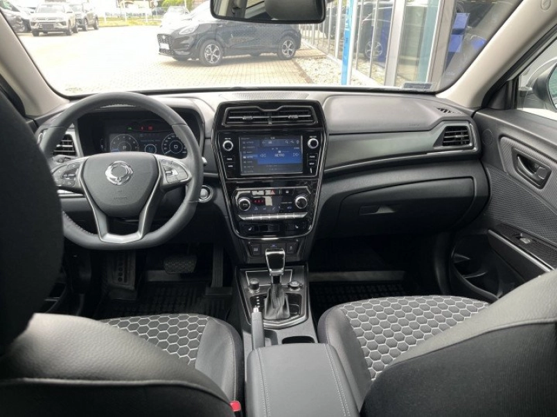 ssangyong-tivoli-grand-1-5-gdi-t-style-automata-m-o-i-2032-ig-garancialis-vegig-vezetett-szervizkonyv-173540_1264409_7