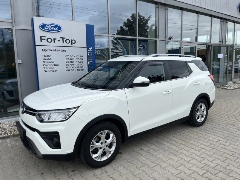 ssangyong-tivoli-grand-1-5-gdi-t-style-automata-m-o-i-2032-ig-garancialis-vegig-vezetett-szervizkonyv-944078_1264409_2
