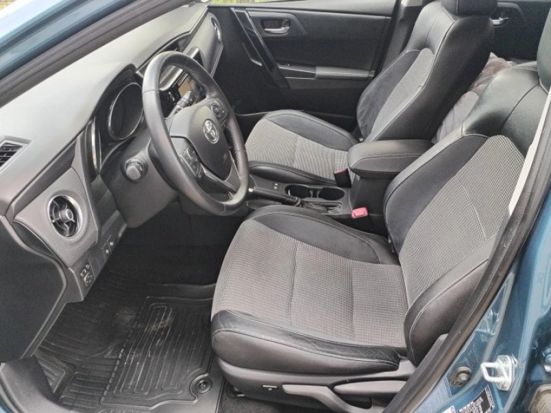 toyota-auris-1-8-hsd-executive-automata-101921_1172623_7