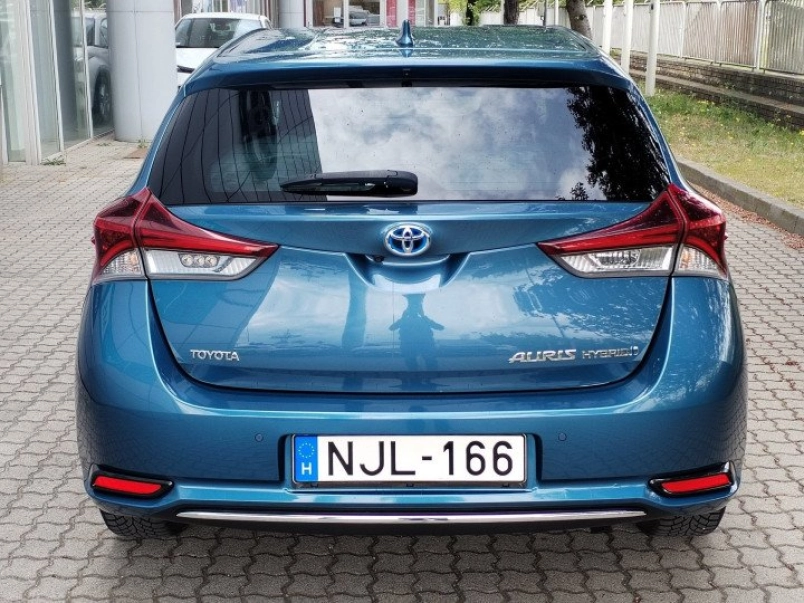 toyota-auris-1-8-hsd-executive-automata-111279_1172623_3