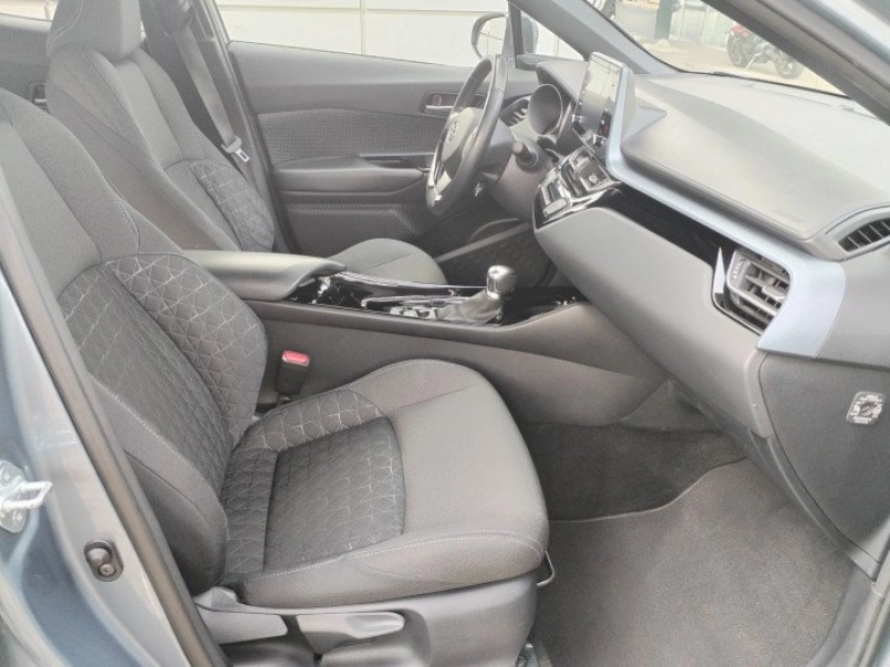 toyota-c-hr-1-8-hybrid-style-e-cvt-105618_1394860_10