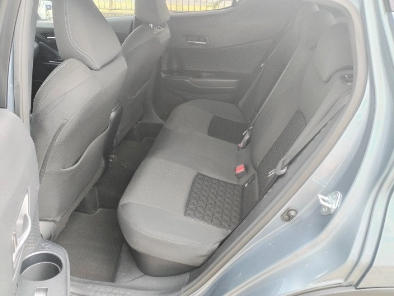 toyota-c-hr-1-8-hybrid-style-e-cvt-143448_1394860_8