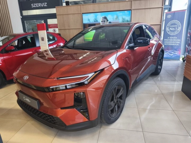 TOYOTA C-HR+