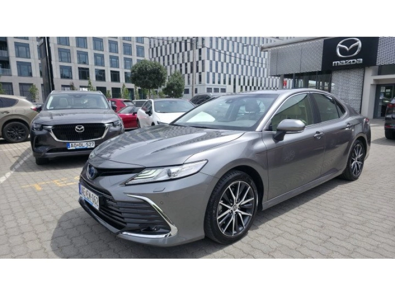 TOYOTA CAMRY VIII