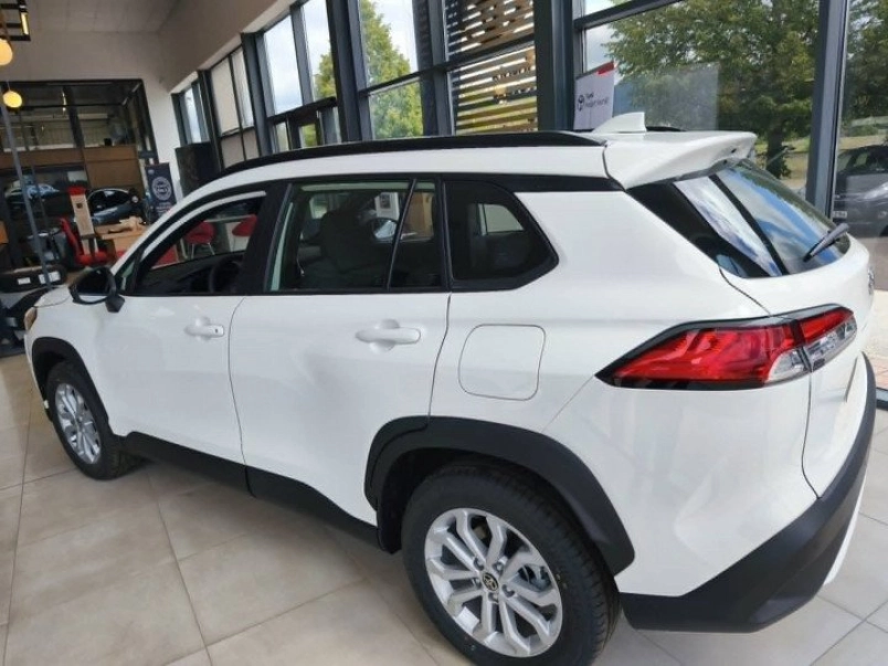 toyota-corolla-cross-1-8-hybrid-comfort-business-e-cvt-keszletrol-206026_1392209_4