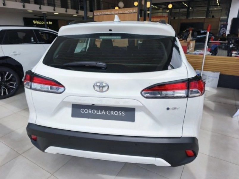 toyota-corolla-cross-1-8-hybrid-comfort-business-e-cvt-keszletrol-282823_1392209_3
