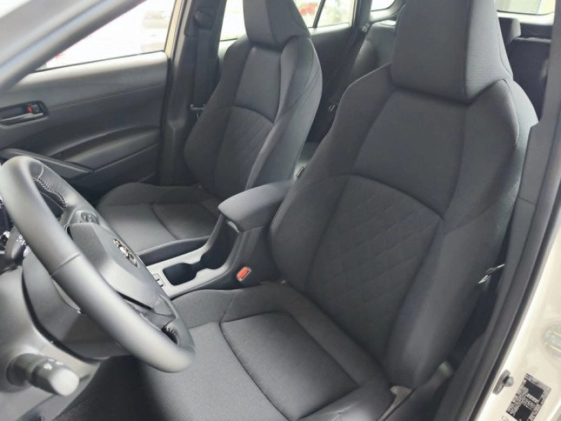 toyota-corolla-cross-1-8-hybrid-comfort-business-e-cvt-keszletrol-413354_1392209_6