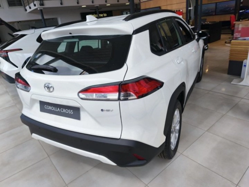 toyota-corolla-cross-1-8-hybrid-comfort-business-e-cvt-keszletrol-573285_1392209_2