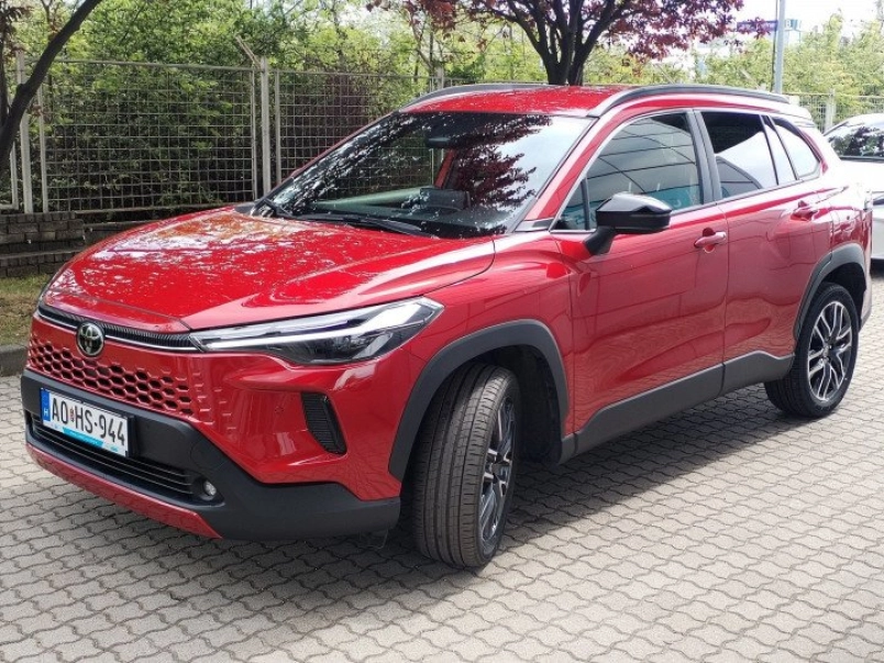 toyota-corolla-cross-1-8-hybrid-style-e-cvt-plusz-teli-kerekgarnitura-163590_1174080_5