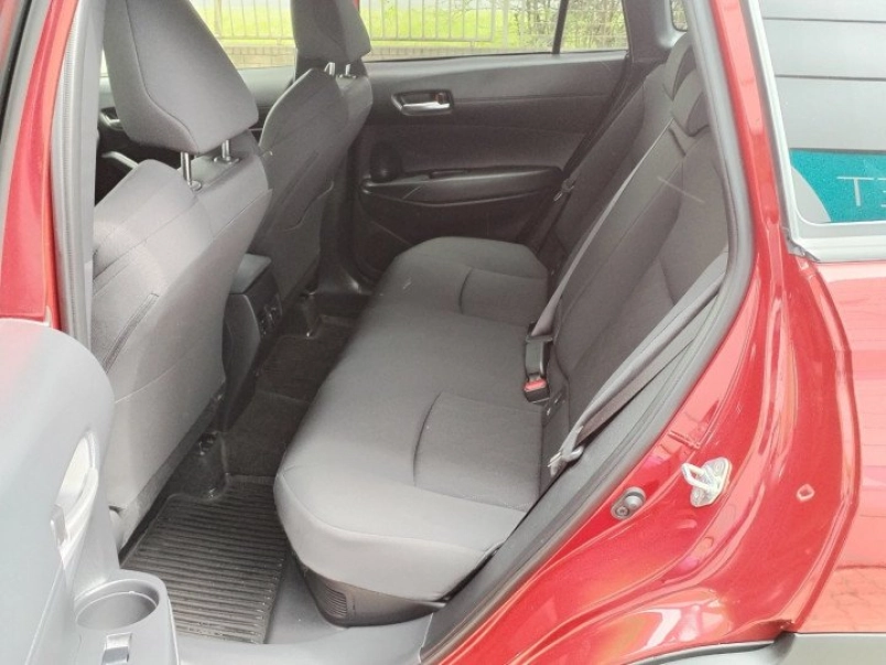 toyota-corolla-cross-1-8-hybrid-style-e-cvt-plusz-teli-kerekgarnitura-570707_1174080_8