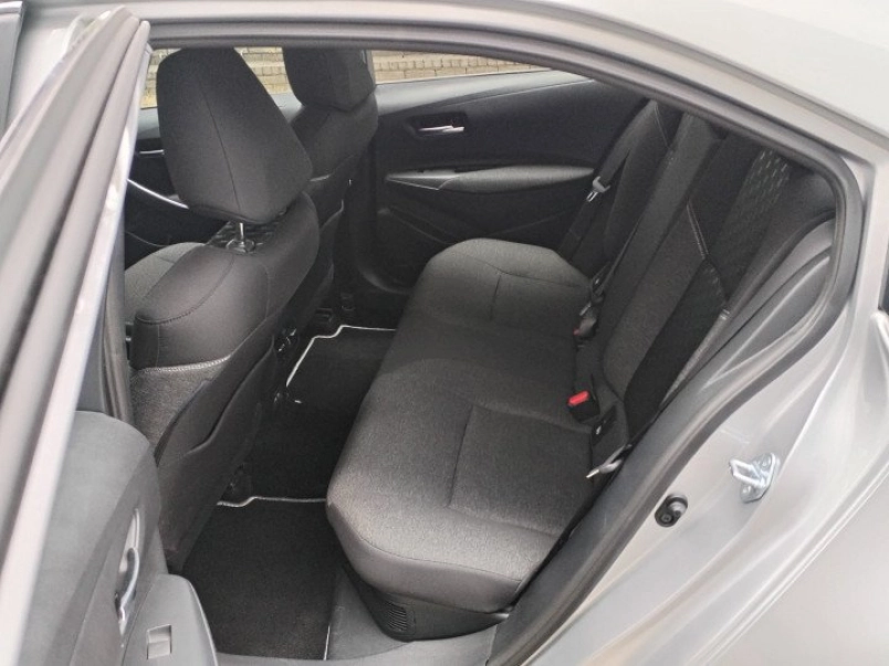 toyota-corolla-sedan-1-8-hybrid-comfort-tech-e-cvt-221541_1272422_8