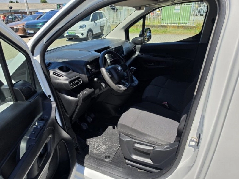 toyota-proace-city-1-5-d-active-smart-cargo-l2h1-magyarorszagi-1-tulaj-garancialis-188310_1300499_6