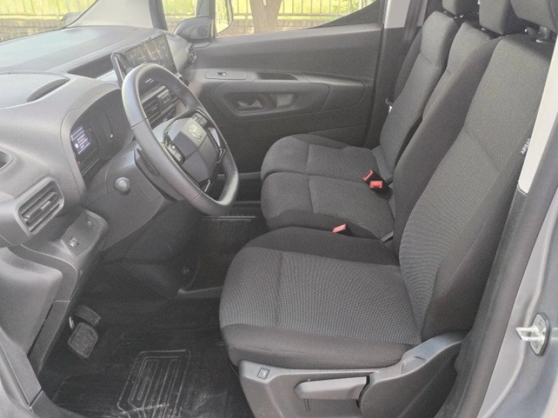 toyota-proace-city-ev-active-smart-cargo-multimedia-l2h1-automata-385154_1201387_7