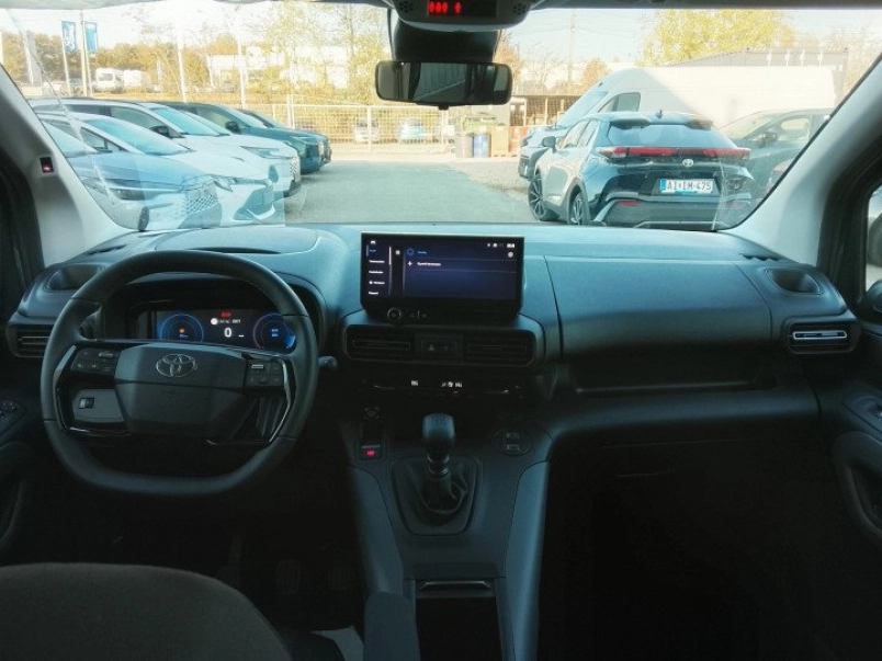 toyota-proace-city-verso-1-5d-family-l2h1-7-szemely-318042_1502420_9