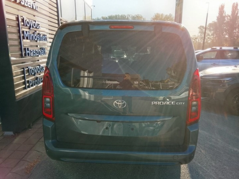 toyota-proace-city-verso-1-5d-family-l2h1-7-szemely-505292_1502420_4