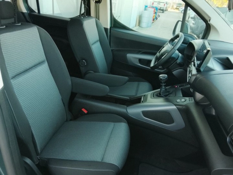 toyota-proace-city-verso-1-5d-family-l2h1-7-szemely-641814_1502419_7