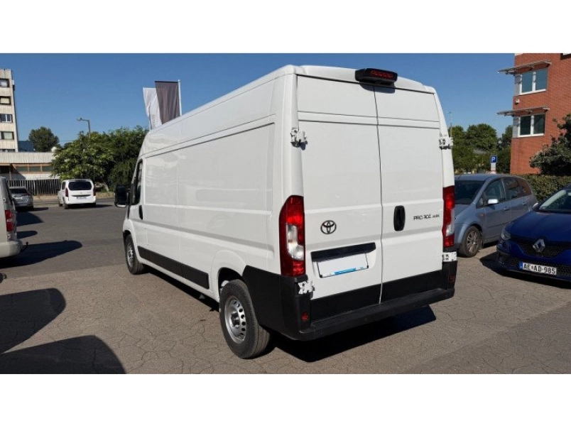 toyota-proace-max-2-2-d-4d-l3h2-3-5-t-active-multimedia-tobbfele-meretben-is-elerheto-147444_1316470_4
