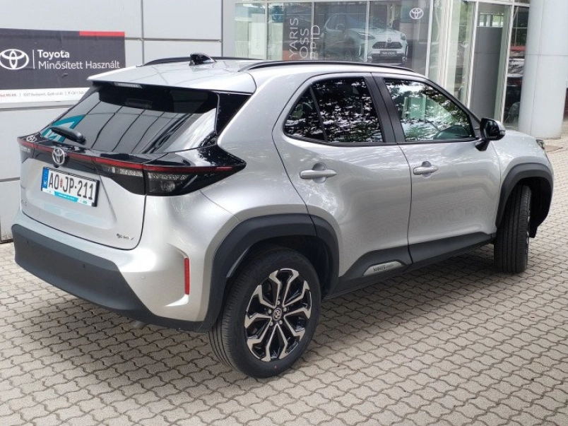 toyota-yaris-cross-1-5-hybrid-style-e-cvt-163951_1270156_2
