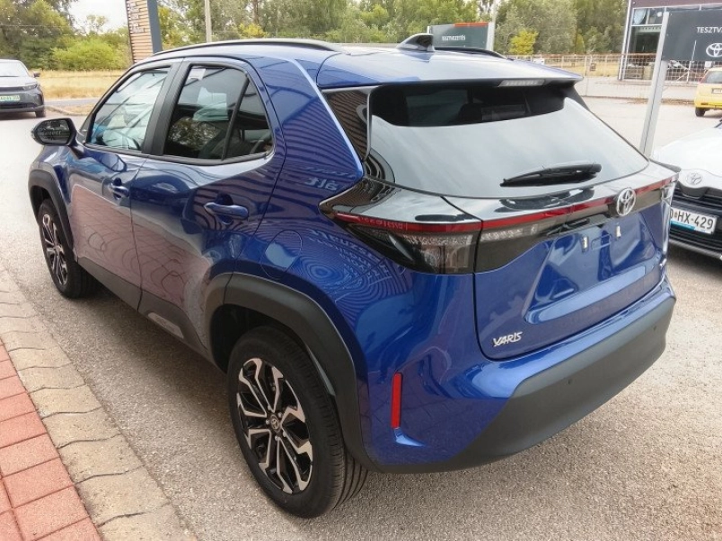 toyota-yaris-cross-1-5-hybrid-style-e-cvt-keszletrol-130le-101303_1392212_5
