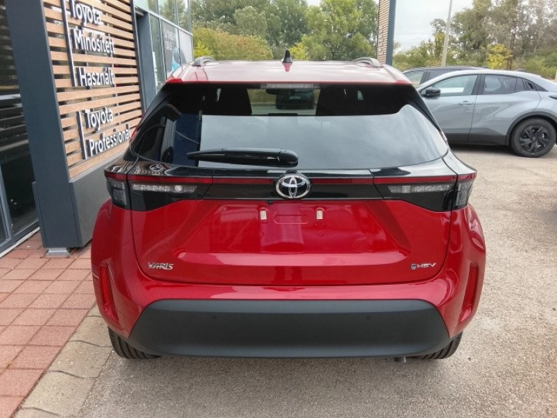 toyota-yaris-cross-1-5-hybrid-style-e-cvt-keszletrol-130le-108287_1392211_3