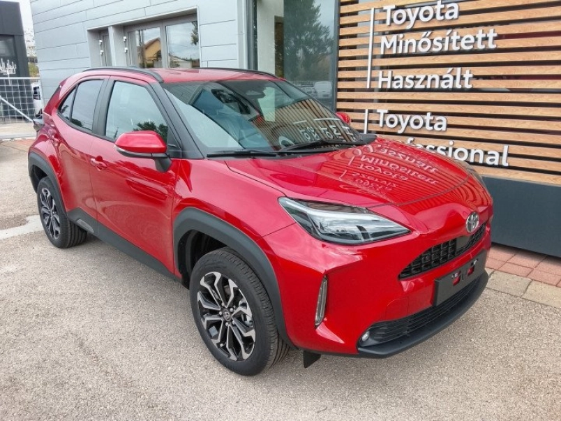 TOYOTA YARIS CROSS