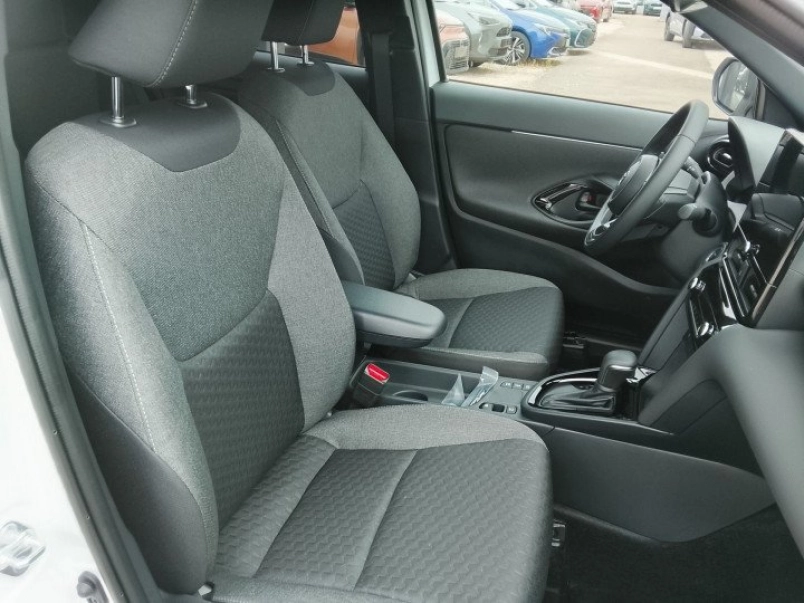 toyota-yaris-cross-1-5-hybrid-style-e-cvt-keszletrol-130le-116117_1392210_9