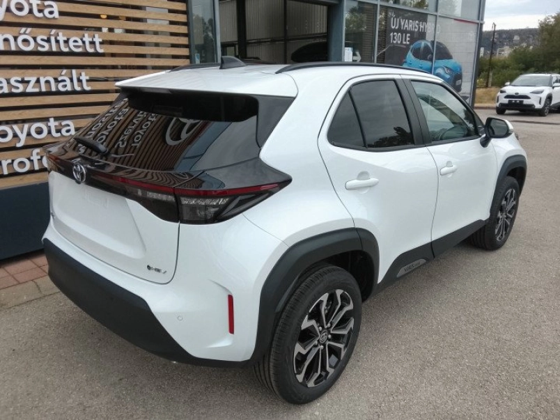 toyota-yaris-cross-1-5-hybrid-style-e-cvt-keszletrol-130le-149190_1392210_6