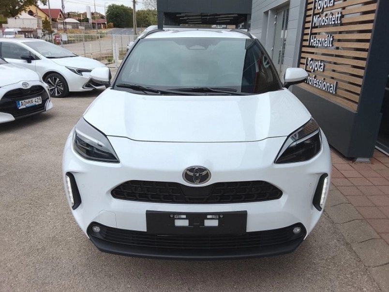 toyota-yaris-cross-1-5-hybrid-style-e-cvt-keszletrol-130le-223796_1392210_5