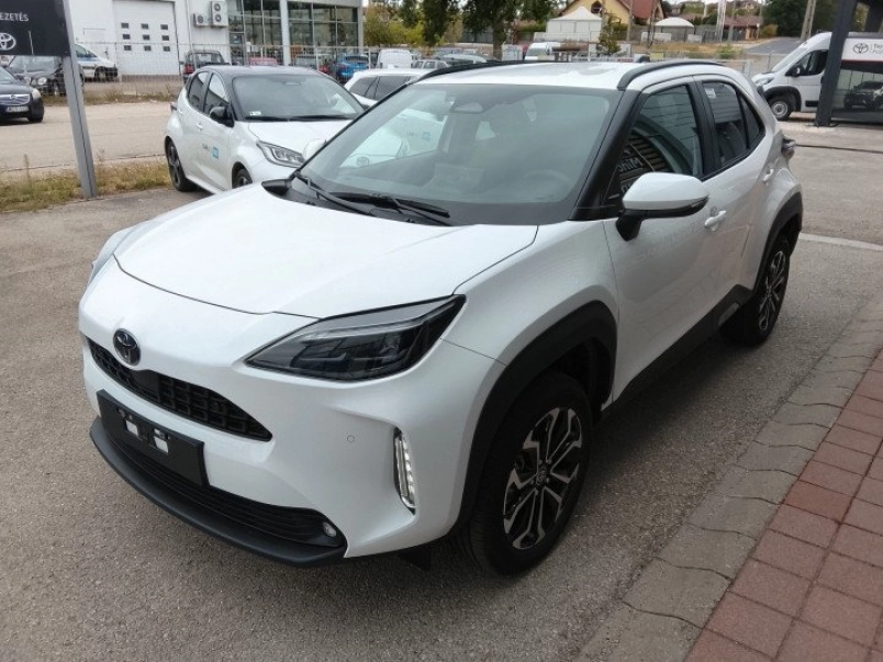 toyota-yaris-cross-1-5-hybrid-style-e-cvt-keszletrol-130le-512371_1392210_4