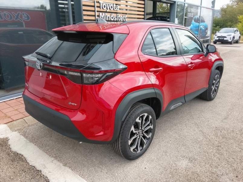 toyota-yaris-cross-1-5-hybrid-style-e-cvt-keszletrol-130le-726403_1392211_6