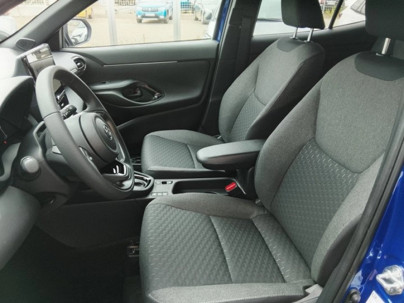 toyota-yaris-cross-1-5-hybrid-style-e-cvt-keszletrol-130le-833717_1392212_11