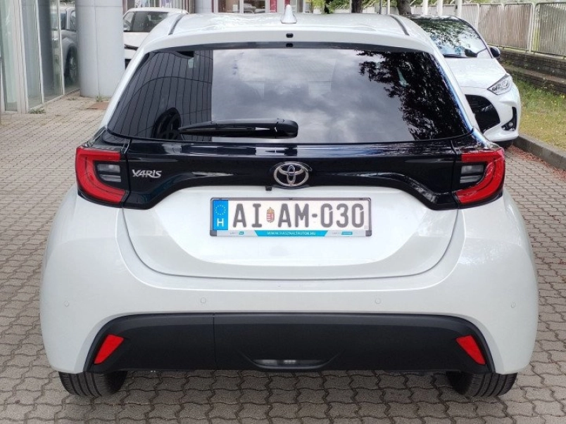toyota-yaris-iv-1-5-vvt-i-style-2-ev-minositett-hasznaltauto-garancia-771565_1172620_3