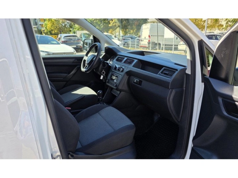 volkswagen-caddy-2-0-tdi-scr-bmt-trendline-4motion-magyar-2-tulaj-szervizelt-teli-nyari-gumikkal-109244_1438129_8